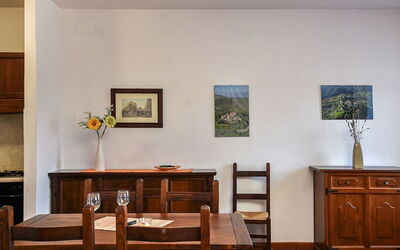 Tipologia Deluxe 980.3: Furniture, Room, Interior Design, Table, Property, Coffee Table, Floor, Building, Wall, Living Room