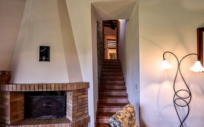 Tipologia Superior 980.2: Room, Fireplace, Property, Hearth, Interior Design, House, Living Room, Furniture, Home, Lighting