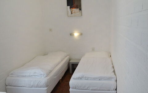 Bungalowpark Landsrade: Property, Furniture, Comfort, Wood, Building, Interior Design, Floor, Flooring, Rectangle