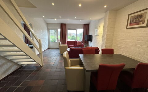 Bungalowpark Landsrade: Furniture, Table, Chair, Wood, Plant, Picture Frame, Interior Design, Building, Houseplant, Comfort