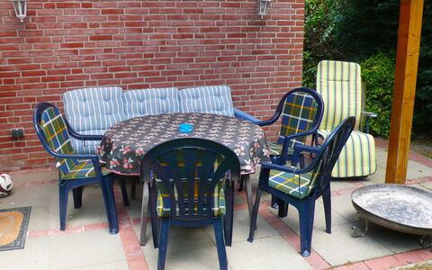 Achtern Diek: Furniture, Property, Room, Outdoor Table, Chair, Table, Patio, Outdoor Furniture, House, Real Estate