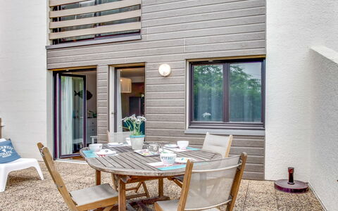 Cantegrit: Table, Building, Furniture, Property, Window, Wood, Chair, Shade, Interior Design, Window Blind