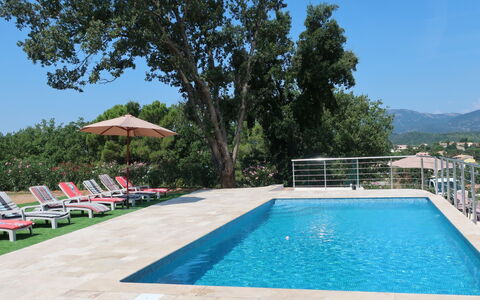 Les Hautes Terres: Furniture, Building, Table, Plant, Chair, Houseplant, Shade, Orange, Interior Design, Flooring