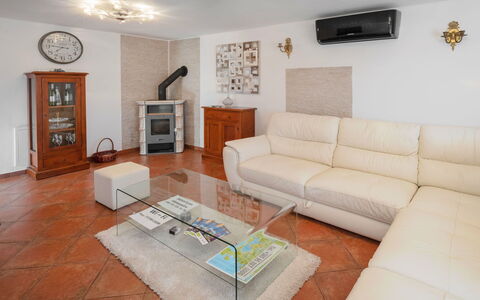 Aleksandra: Property, Living Room, Room, Furniture, Interior Design, Floor, Building, Real Estate, House, Couch