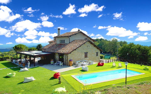 Villa Umbra: Property, House, Natural Landscape, Sky, Grass, Real Estate, Home, Land Lot, Building, Estate