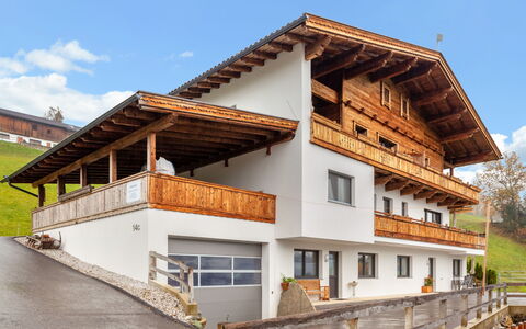 Birgit: Sky, Building, Window, Plant, Wood, Cloud, House, Urban Design, Cottage, Slope