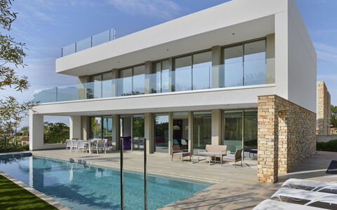 Ardíaca: Property, Building, House, Architecture, Home, Real Estate, Facade, Interior Design, Residential Area, Villa