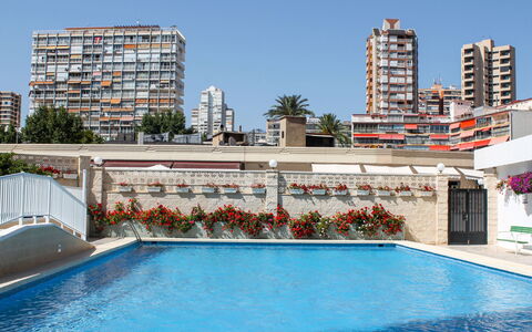 Benidorm 954: Swimming Pool, Property, Building, Real Estate, Resort, Hotel, Condominium, Leisure, Apartment, Architecture