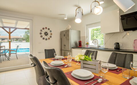 Ivana: Room, Property, Interior Design, Dining Room, Furniture, Building, Table, Ceiling, House, Real Estate