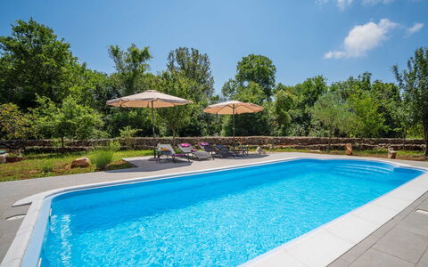 Mila: Swimming Pool, Property, Real Estate, House, Leisure, Home, Building, Vacation, Estate, Sky