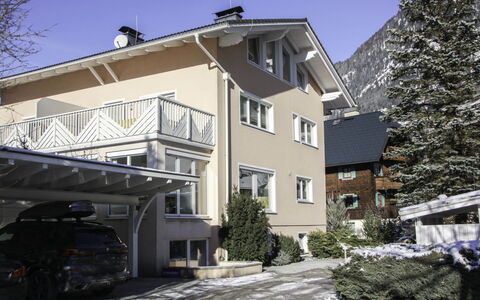 Benny: Building, House, Home, Residential Area, Architecture, Roof, Cottage, Door, Freezing, Winter