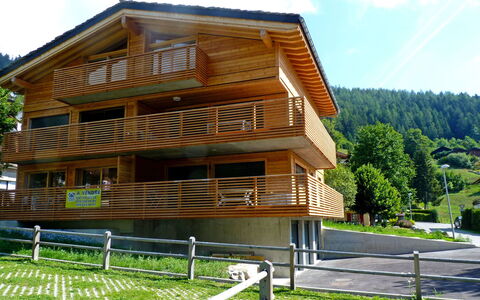 Jardins D'Helene: House, Property, Log Cabin, Building, Cottage, Home, Architecture, Real Estate, Siding, Hut