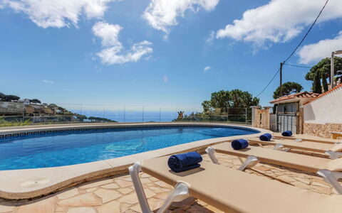 Floramar: Sea, Balcony, Coast, Ocean, Resort, Hotel, Fence, Resort Town, Beach, Seaside Resort