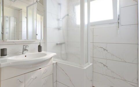 La Roche Blanche: Flooring, Floor, Interior Design, Plumbing Fixture, Bathroom, Sink, Ceiling, Tap, Bathroom Cabinet, Plumbing