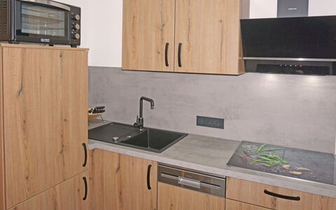 Susi: Countertop, Cabinetry, Kitchen Sink, Property, Sink, Tap, Plumbing Fixture, Kitchen, Wood, Interior Design