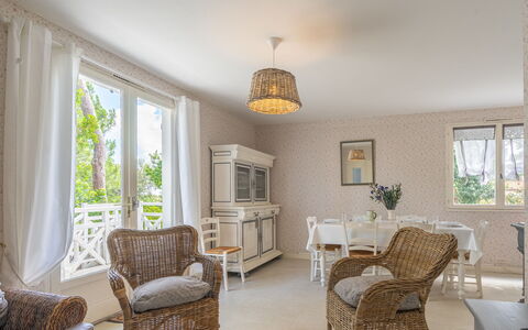 Domaine des Fées: Furniture, Property, Window, Wood, Chair, Interior Design, Building, Floor, Living Room, Flooring