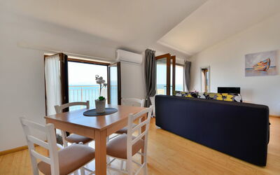 Accommodation:&nbsp;Val 2 105.2