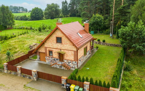 Jędrzejki: Plant, Building, Property, Window, Green, Sky, Tree, House, Natural Landscape, Cloud