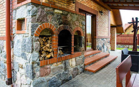 Jędrzejki: Building, Wood, Brick, Brickwork, House, Flooring, Real Estate, Beam, Facade, Window