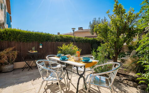 Pescadou: Plant, Sky, Furniture, Table, Chair, Flowerpot, Outdoor Furniture, Outdoor Table, Shade, Wood