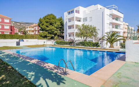 Alcocéber Alcossebre 305: Water, Building, Sky, Plant, Daytime, Property, Window, Swimming Pool, Azure, Tree