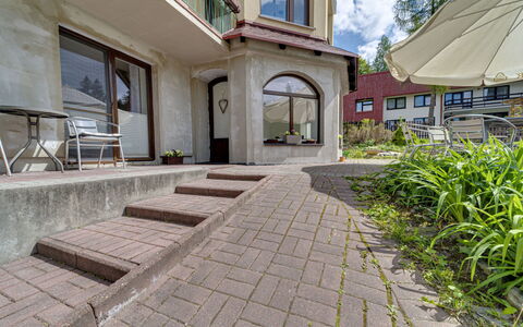Wisła: Flagstone, Stairs, Concrete, Driveway, Garden, Landscaping, Walkway, Yard, Houseplant