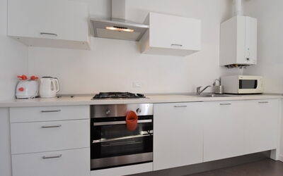 Accommodation:&nbsp;Casanas 800.2