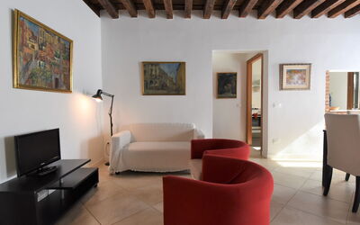 Accommodation:&nbsp;Casanas 800.2