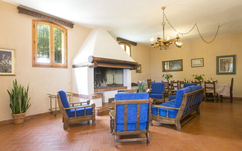 Il Leccio: Room, Property, Floor, Building, Furniture, Wood Flooring, Real Estate, Hardwood, Interior Design, Ceiling