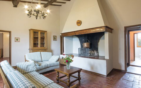 Il Leccio: Table, Picture Frame, Furniture, Couch, Wood, Interior Design, Building, Living Room, Flooring, Floor