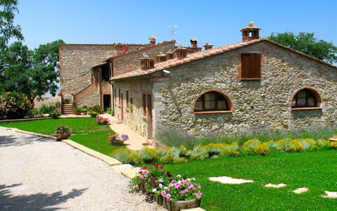 Gambassi Terme 820: Property, House, Building, Real Estate, Home, Cottage, Yard, Grass, Estate, Farmhouse