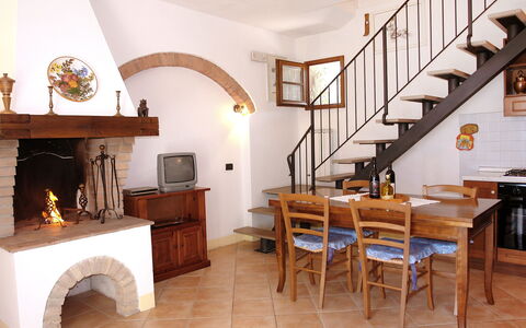 Gambassi Terme 840: Property, Room, Building, Furniture, Interior Design, Hearth, Floor, House, Real Estate, Ceiling