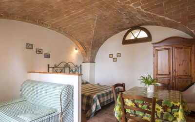 Accommodation:&nbsp;Stregaia 819.3