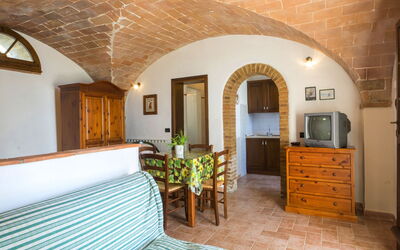 Accommodation:&nbsp;Stregaia 819.3