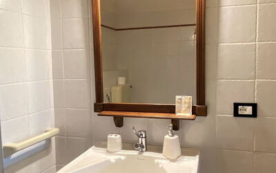 Accommodation:&nbsp;Olenadro 819.6