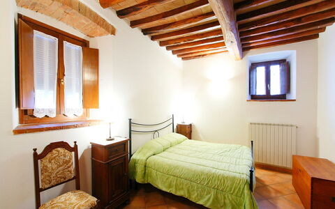 Castellina in Chianti 890: Room, Bedroom, Furniture, Bed, Ceiling, Property, Building, Bed Frame, Interior Design, Bed Sheet