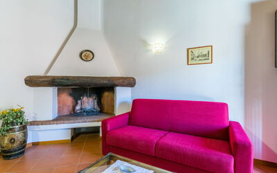 Accommodation:&nbsp;Certina 3 810.2