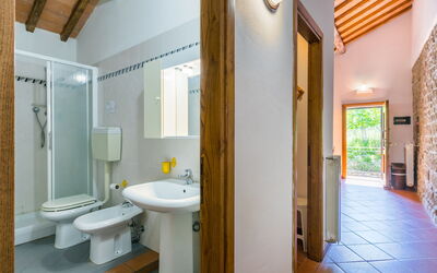 Accommodation:&nbsp;Certina 4 810.4
