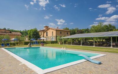 Reggello 830: Sky, Water, Cloud, Plant, Property, Swimming Pool, Tree, Building, Rectangle, Shade