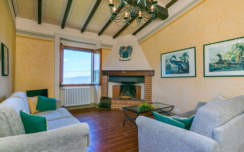 Reggello 840: Furniture, Couch, Azure, Building, Picture Frame, Living Room, Wood, Interior Design, Table, Floor