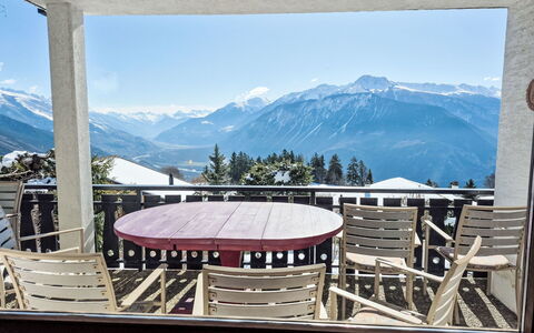 Chalet Aglaia: Mountainous Landforms, Furniture, Mountain, Mountain Range, Chair, Hill, Outdoor Furniture, Hill Station, Ridge, Balcony