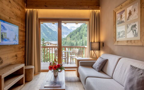 Accommodation:&nbsp;Swisspeak Resorts Zinal 9000.99