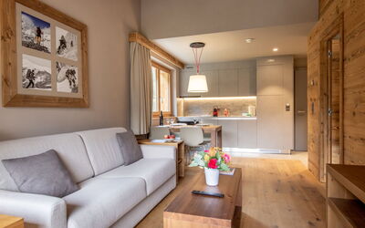 Accommodation:&nbsp;Swisspeak Resorts Zinal 9000.99