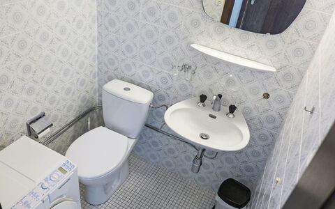Crans-Montana 106: Property, Plumbing Fixture, Toilet Seat, Purple, Bathroom, Tap, Black, Bathroom Sink, Toilet, Sink