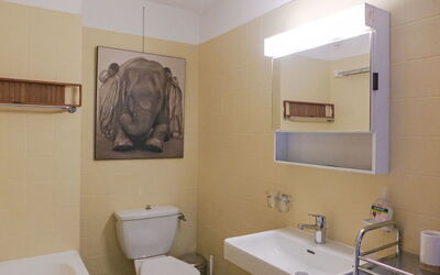 Accommodation:&nbsp;Eden Roc 56 106.2