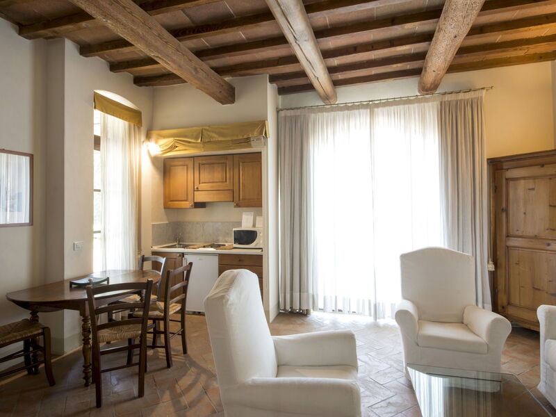 Accommodation:&nbsp;Carraia 740.3