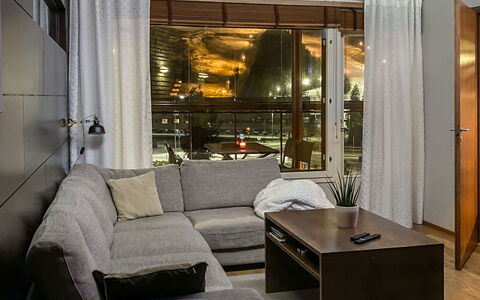 Tahko Spa Junior Suite Orange B6: Tree, Bank, House, Cottage, Lake, Pond, Forest, Log Cabin