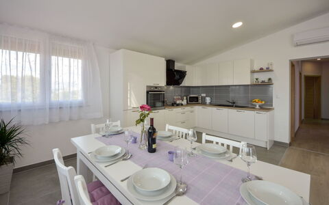Nina: Property, Room, Bathroom, Interior Design, Building, House, Real Estate, Furniture, Architecture, Sink