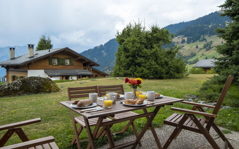 Baroudeur B04: Sky, Cloud, Plant, Table, Furniture, Mountain, Nature, Outdoor Table, Tree, Outdoor Furniture