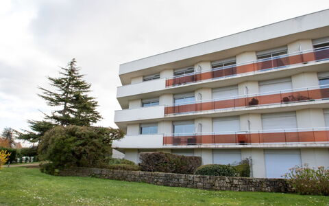 Port Blanc: Property, Residential Area, Building, Architecture, Apartment, House, Real Estate, Facade, Condominium, Home